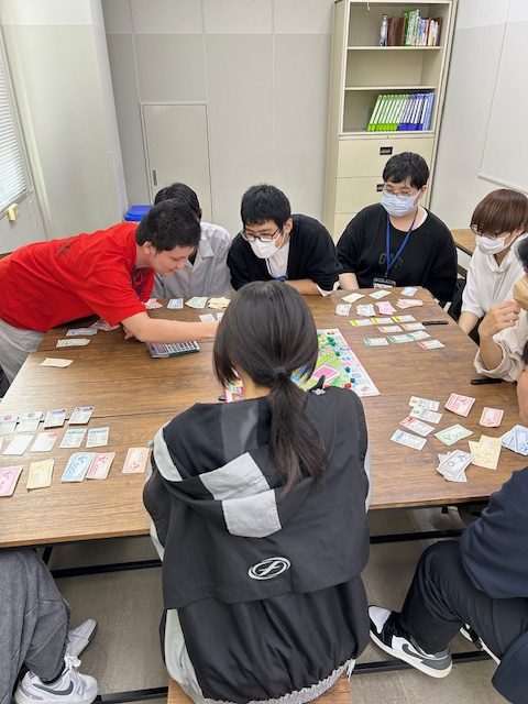 【モノポリー】という、ボードゲームを使ってお金持ちを目指していく！ここから簿記会計が学べる🎵