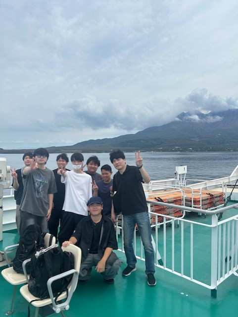 桜島をバックにパシャリ📸