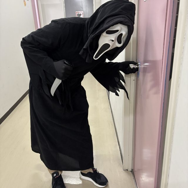 学校で出会ったら心臓が飛び出そう・・・😲