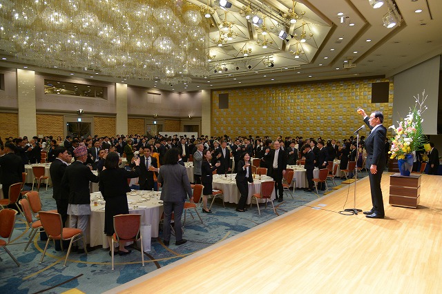 卒業式後に「謝恩会」を開催🎉