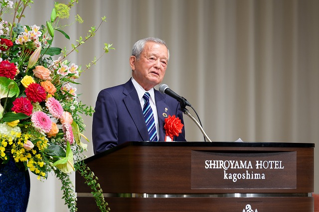 ▲来賓祝辞：学校法人 九州総合学院 理事・元鹿児島県議会 議員 柴立 鉄彦様